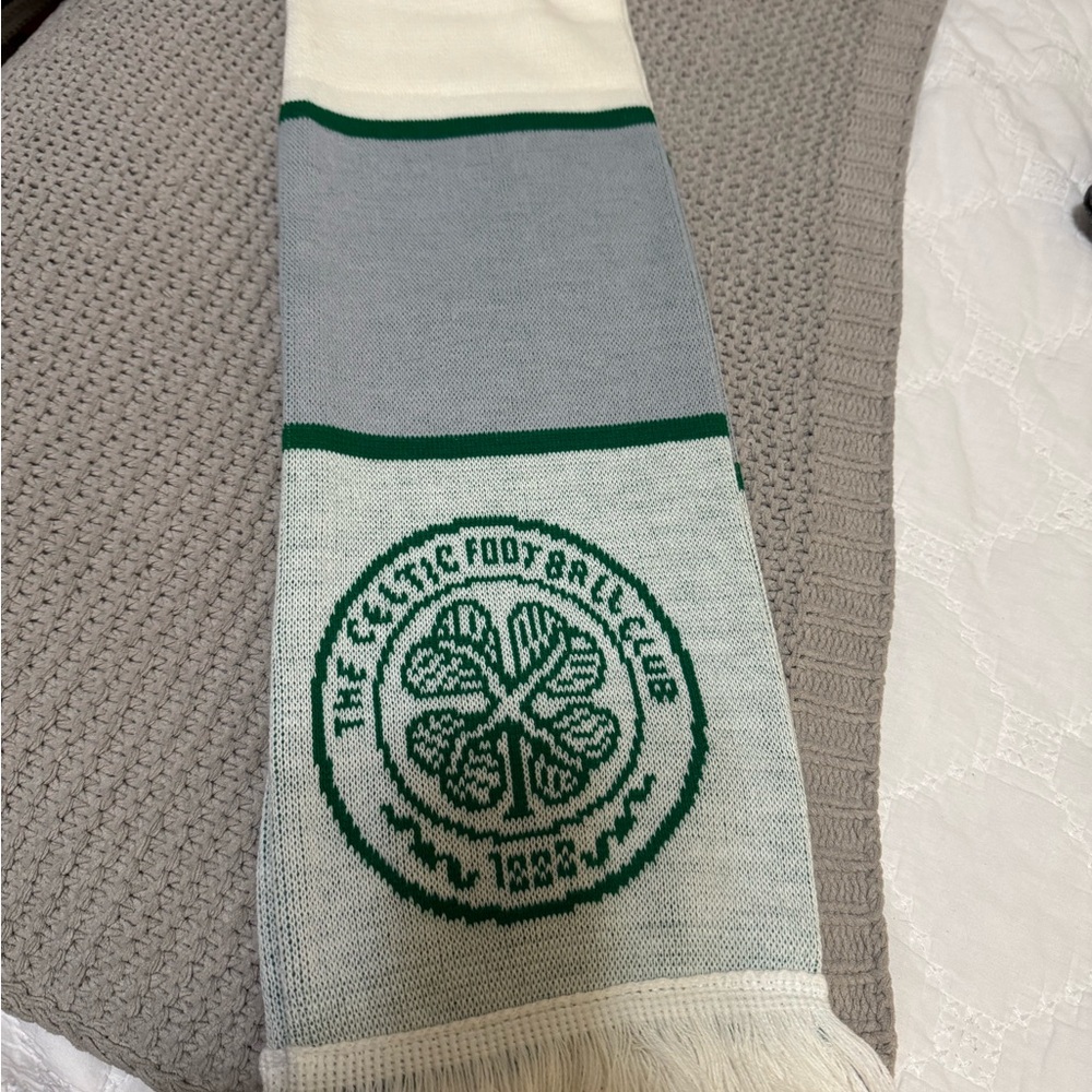 Celtic European football Grey and White Scarf